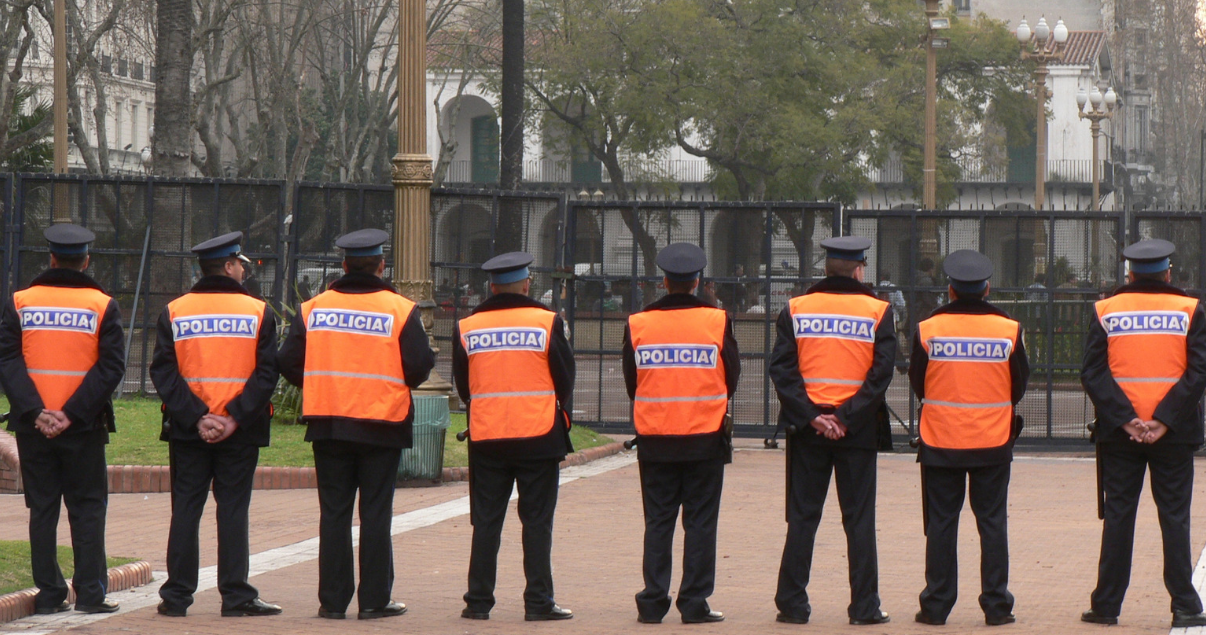 Policías argentinos